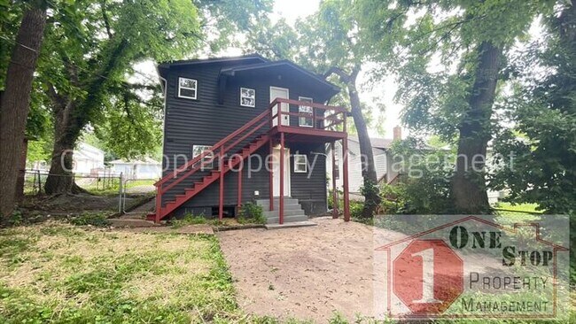 Foto del edificio - Beautiful 2 Bedroom 1 Bathroom Home in Ind...