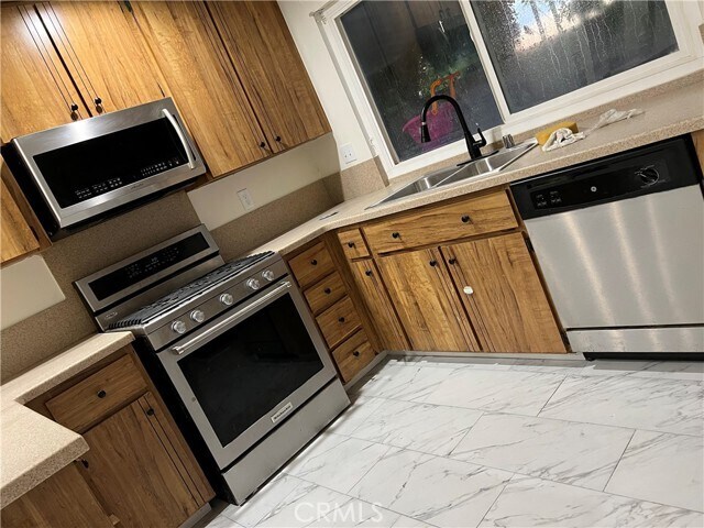 Foto del edificio - 3345 Somis Dr