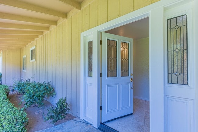 Foto del edificio - 17967 Berta Canyon Rd