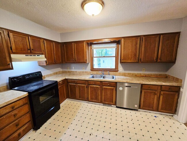 Foto del edificio - Awesome 4 Bedroom 2.5 Bath Home in West Bu...