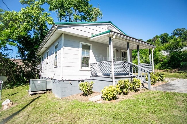 Building Photo - 4645 Anderson Pl