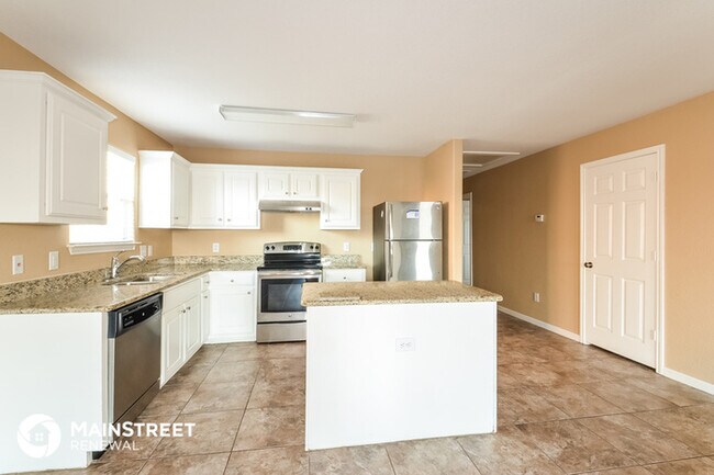 Building Photo - Open Floor Plan