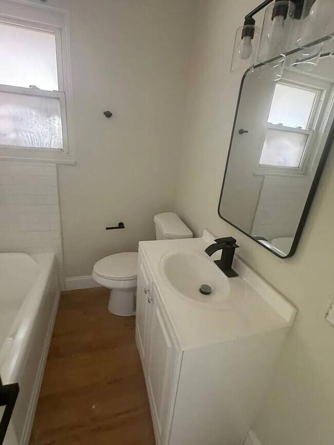 Building Photo - Spacious Family Home in East Pittsburgh