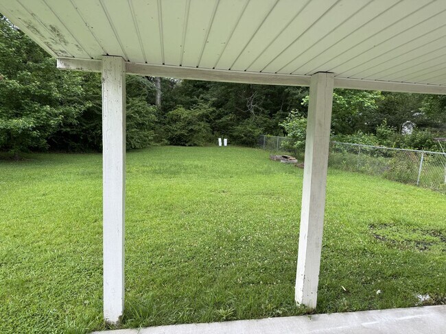 Building Photo - 109 Twin Wood Dr