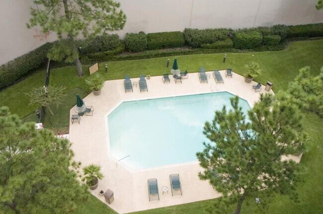 Building Photo - 651 Bering Dr