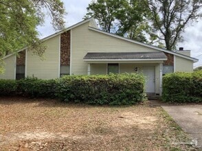 Building Photo - 10065 Hillview Rd