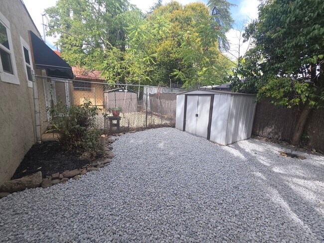 Foto del edificio - 2762-2764 Lanning Ave