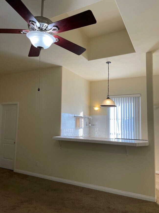 Foto del edificio - 1115 S Pacific Ave