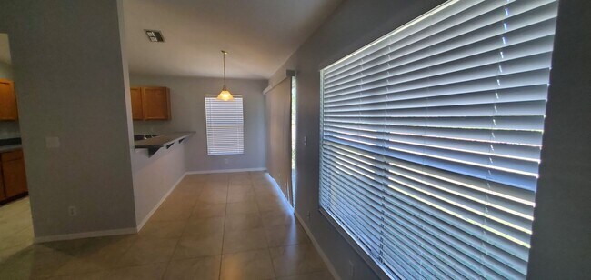 Foto del edificio - 338-340 Rockland St