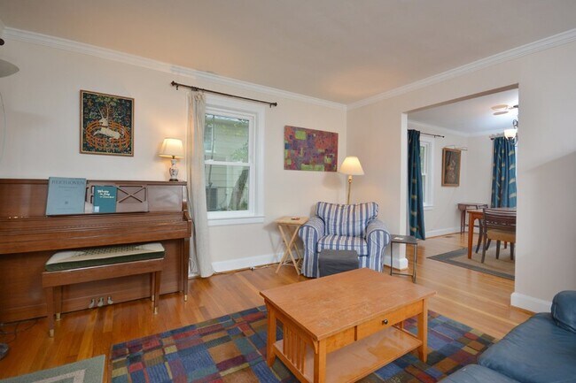Foto del edificio - Highly Desirable Trinity Park