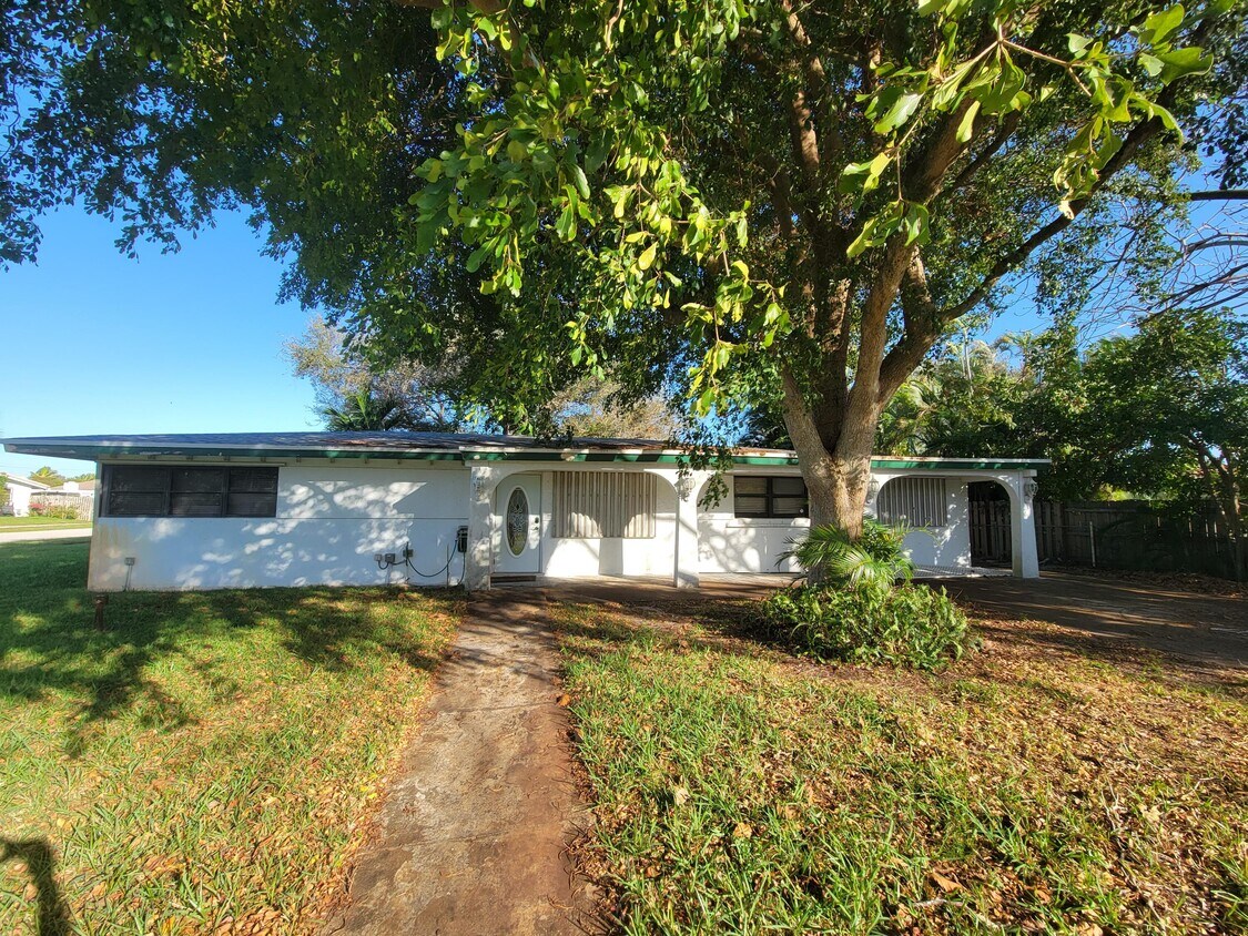 Primary Photo - 4642 NW 2nd Ter