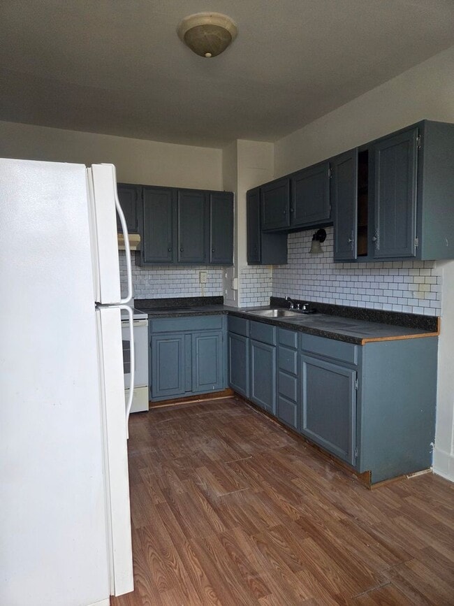 Building Photo - 510 N Pershing Ave