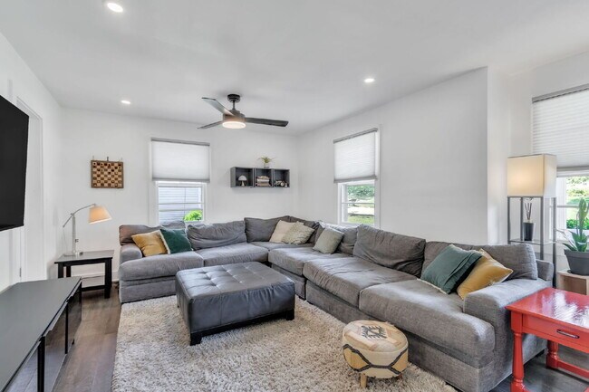 Building Photo - Quaint 3-Bed, 2-Bath Home in Greer – Cozy ...