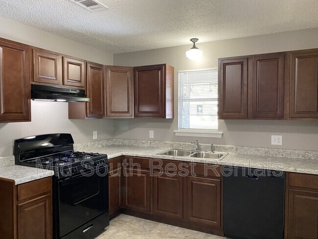 Foto del edificio - 6 Point O Woods Dr