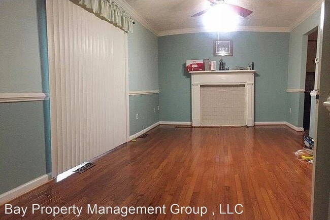 Building Photo - 3 br, 1.5 bath House - 188 Farm Rd
