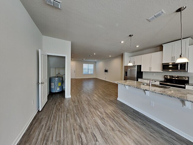 Foto del edificio - 6165 Juneberry Wy