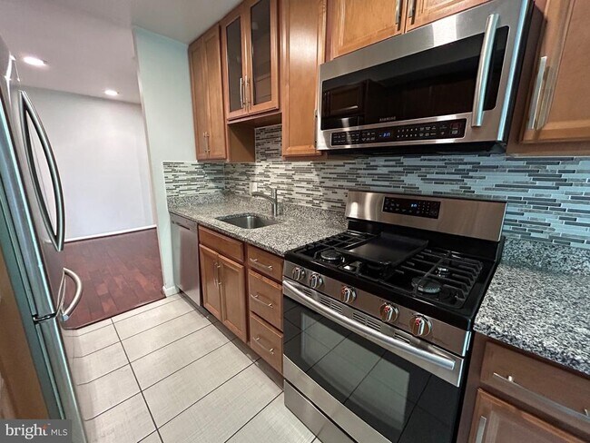 Building Photo - 3314 Woodburn Village Dr