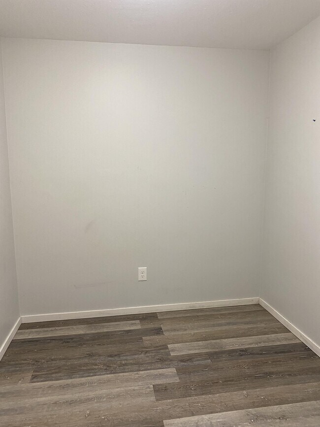 Photo du bâtiment - 2990 10th Ave