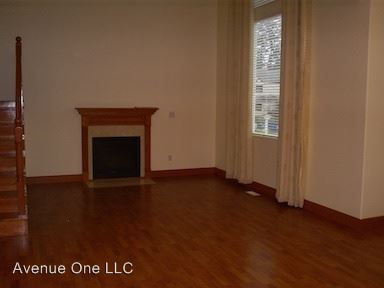 Building Photo - 10425 NE 16th Pl