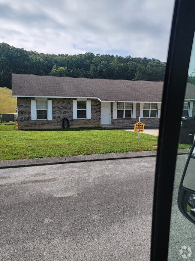 Building Photo - 8350 Shawn Ridge Dr