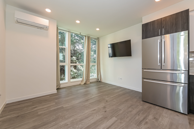 Foto del edificio - 3805 23rd Ave W