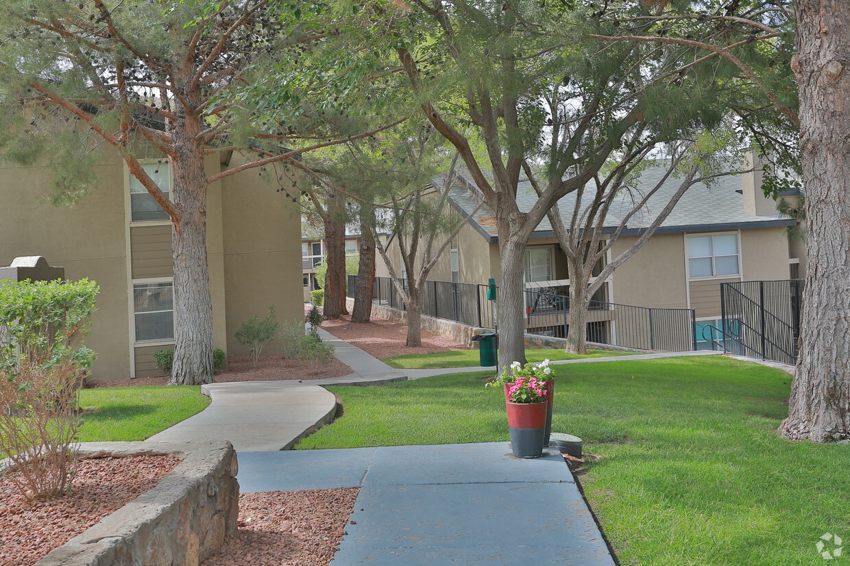 Double Tree Apartments El Paso