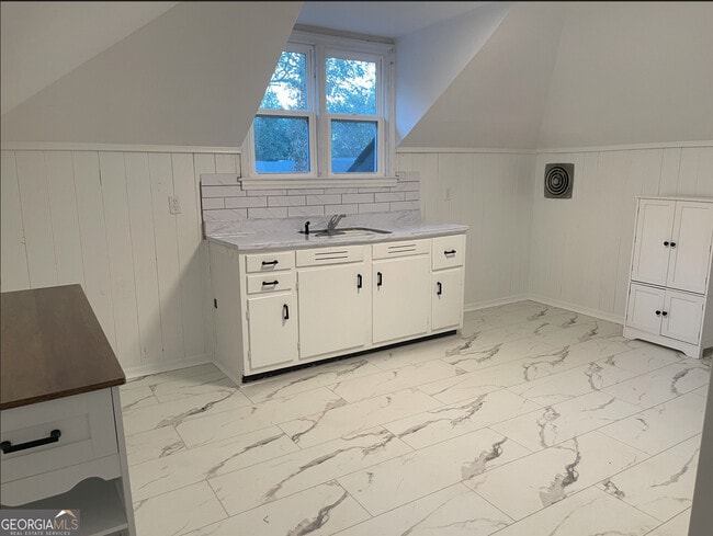 Building Photo - 1391 Jefferson Ave