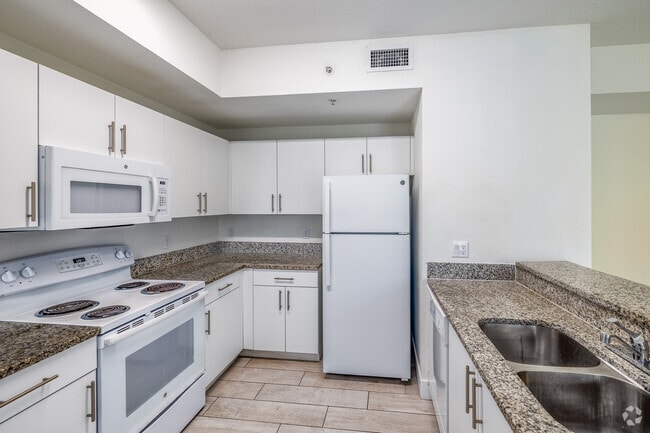 4 habitaciones, 2 baños - 1275 pies cuadrados - Cocina - Redland Crossings
