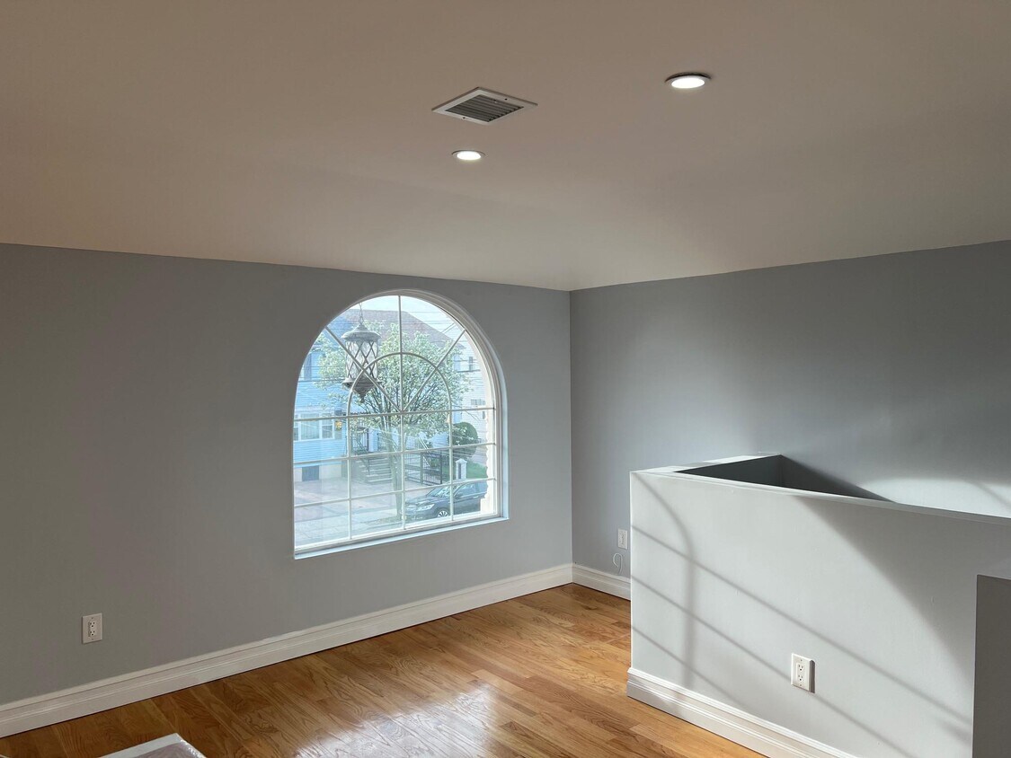 Foto principal - 133-42 127th St