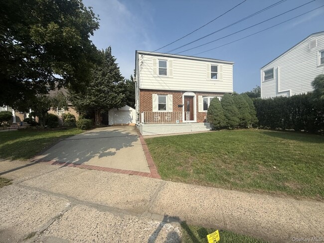 Building Photo - 410 Herricks Rd