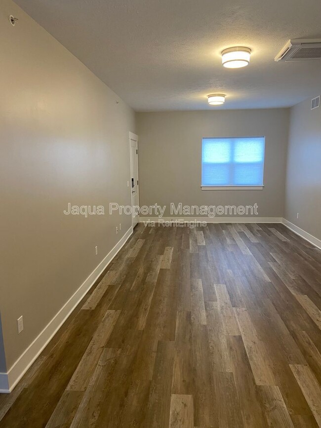 Interior Photo - Murray’s Flats