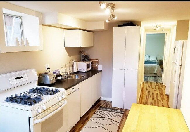 Building Photo - 2543 S Lincoln St