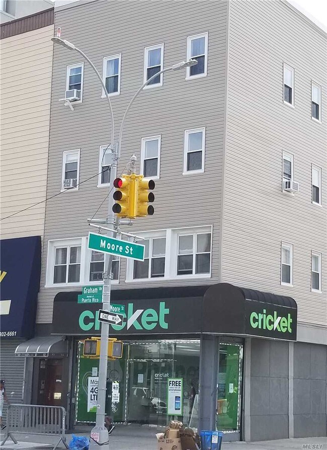 Foto del edificio - 61 Graham Ave