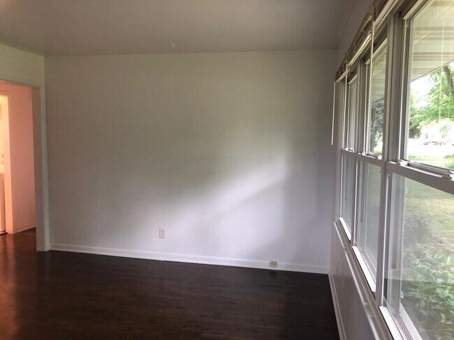 Foto del edificio - 116 Pauline Ave