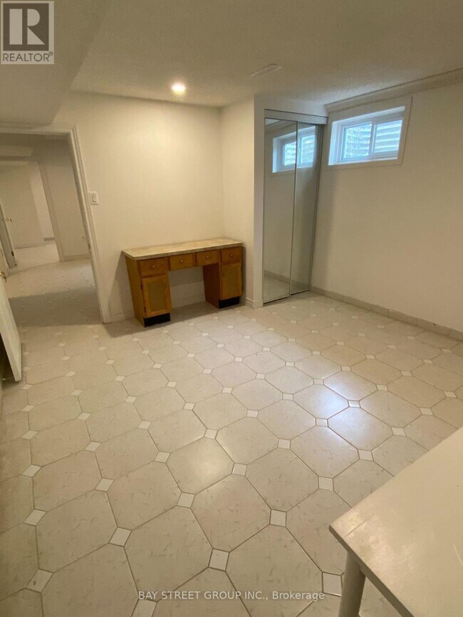 Building Photo - 58 Foundry Crescent