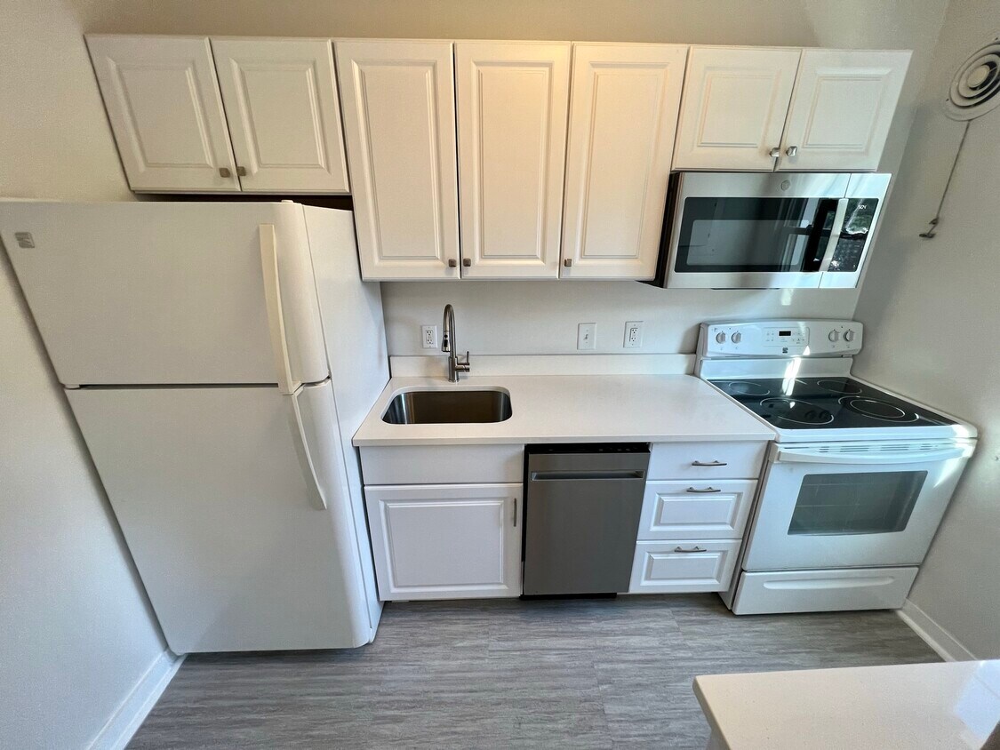 Foto principal - 5 E Glebe Rd