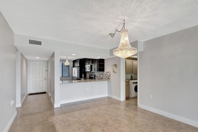 Foto del edificio - 2741 Village Blvd