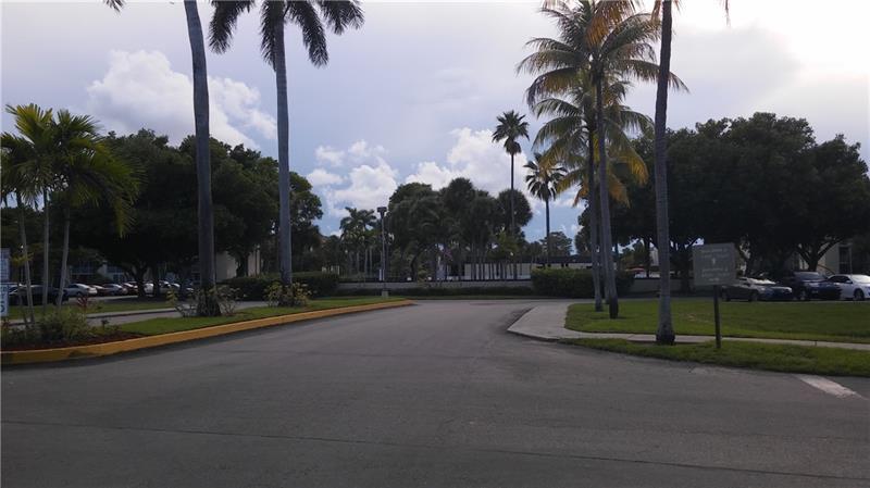 Foto principal - 3301 NW 47th Ter