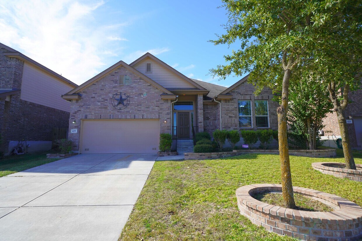 Foto principal - Immaculate Rental Now Available in Cibolo!...