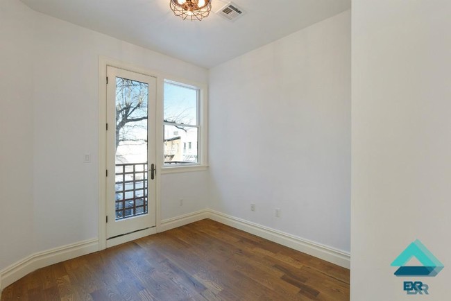 Building Photo - 1359 Myrtle Ave