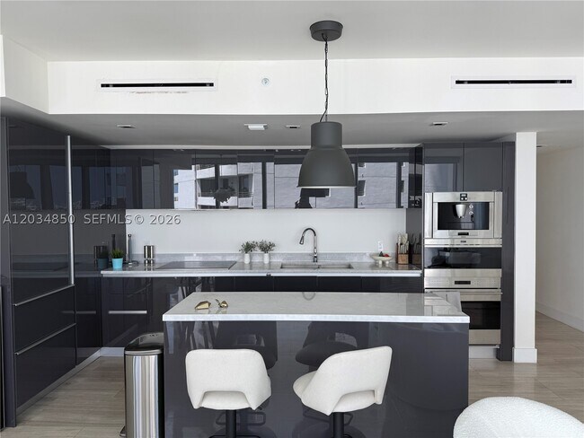 Building Photo - 1451 Brickell Ave