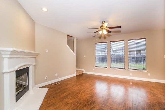 Building Photo - 6231 Farrah Dr