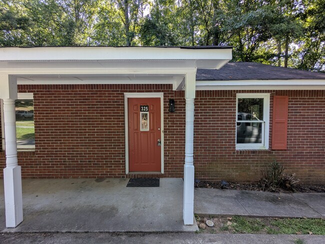 Foto del edificio - 325 Reeceburg Rd SE