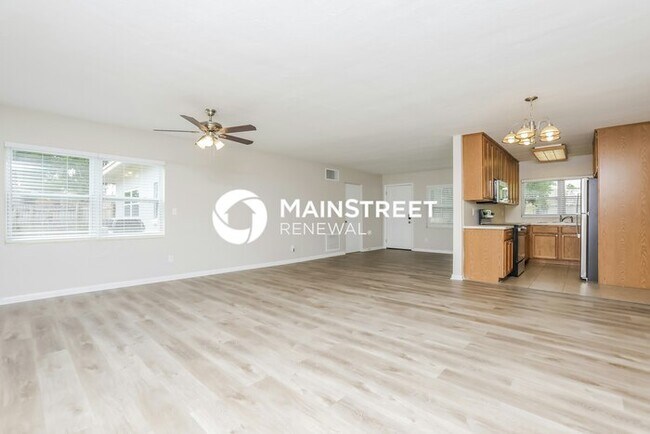 Building Photo - 3 Bedroom Pet-Friendly Home in ORLANDO, FL with Main Street Renewal