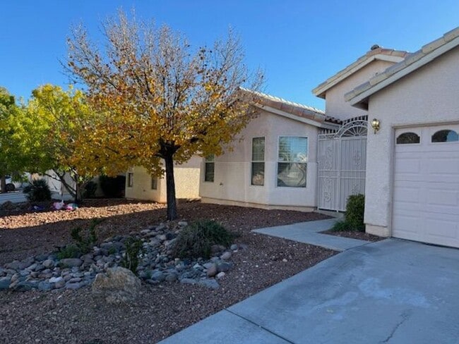 Building Photo - 4 Bed home in Mountains Edge