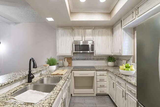 Foto del edificio - 3480 Barham Blvd