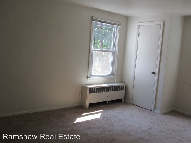 Building Photo - 1 br, 1 bath Apartment - 201 S. Elm St.