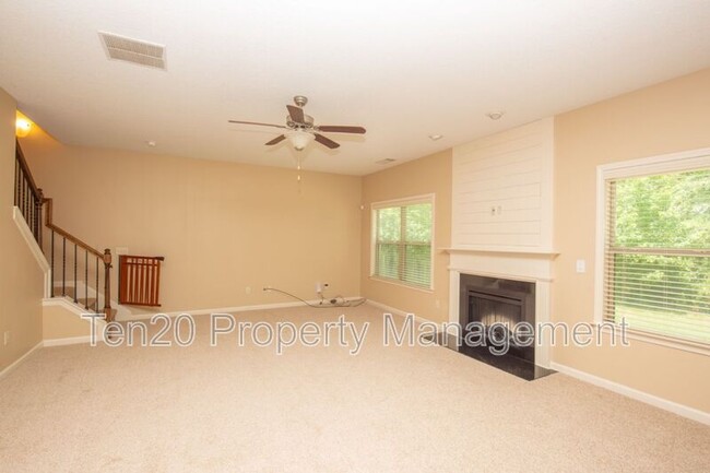 Foto del edificio - 9789 Yellow Pine Dr.