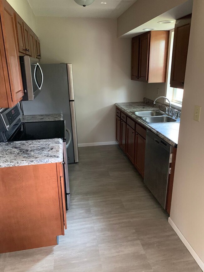 Foto del edificio - Large 1 bedroom apartment with attached 2 ...