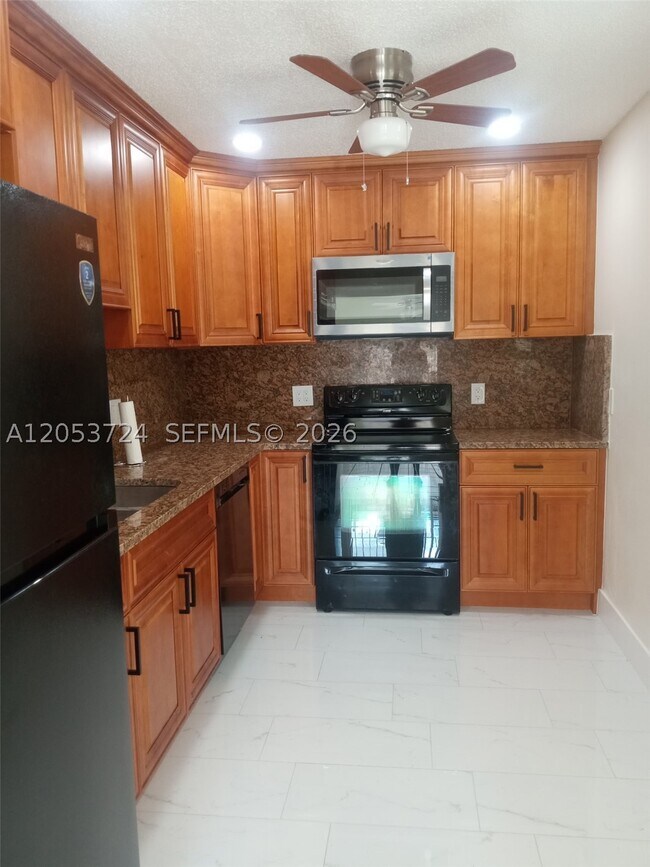 Foto del edificio - 6123 SW 4th St